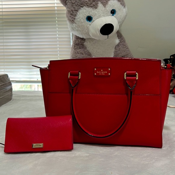 A red Kate spade mini bag & wallet pair! - Picture 1 of 5